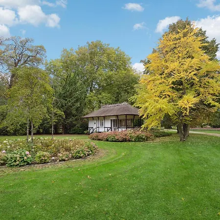 Gorgeous In Дом отдыха